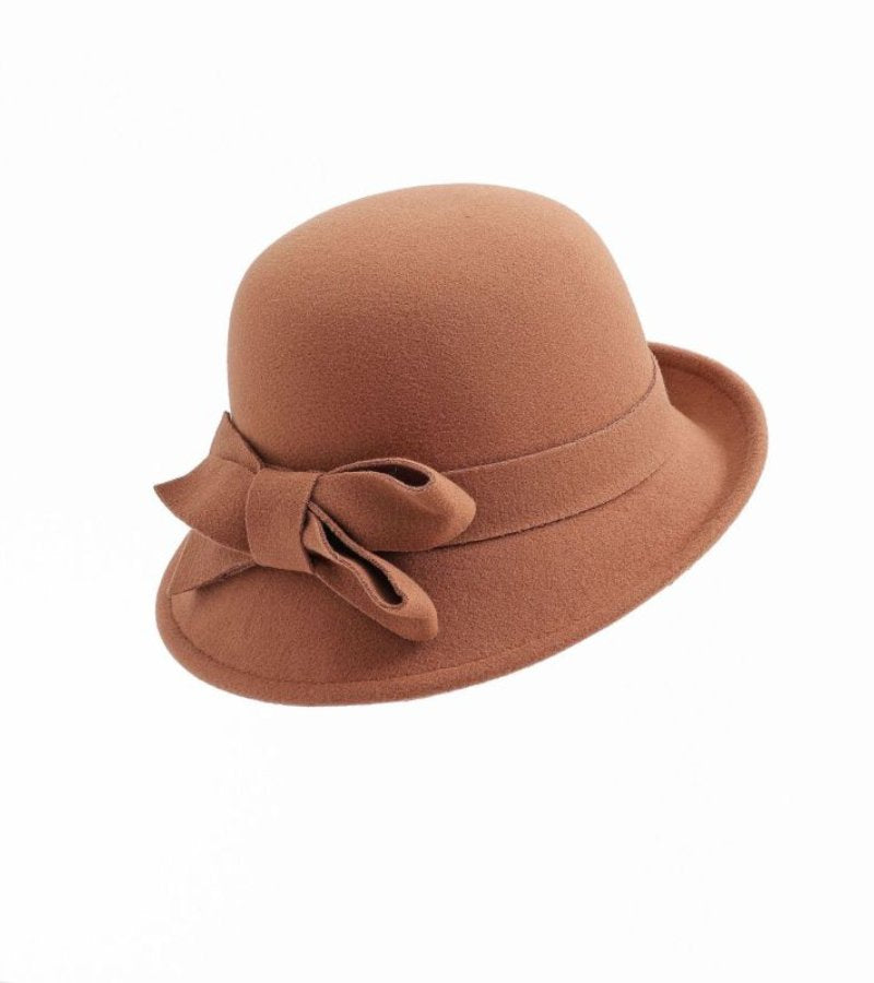 Magnolia – Elegáns, széles karimájú cloche kalap