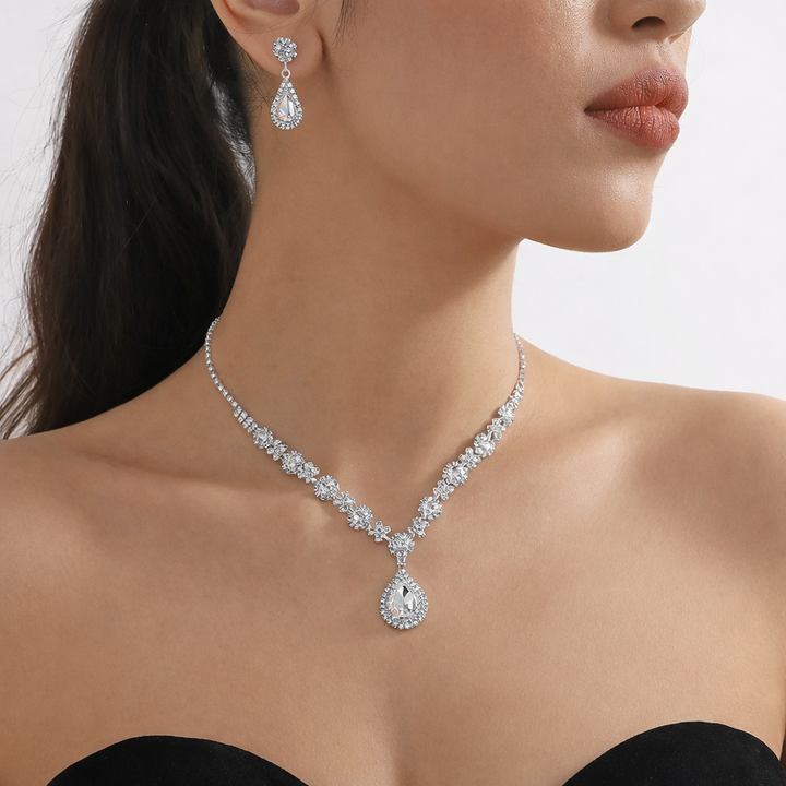 Sariyn - Elegáns csepp alakú ékszerkészlet