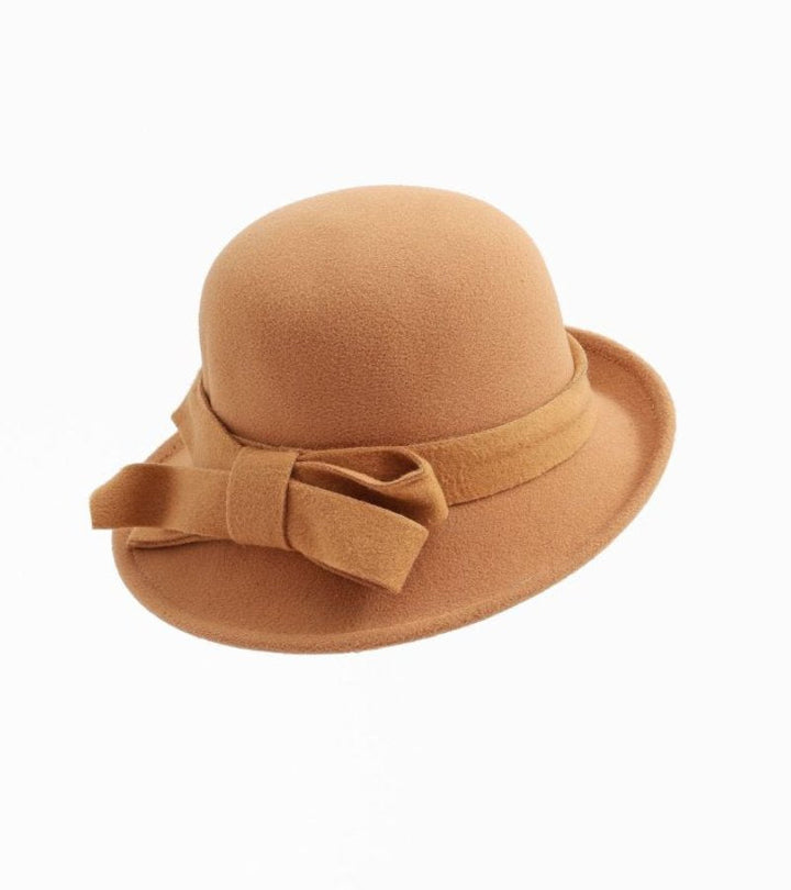 Magnolia – Elegáns, széles karimájú cloche kalap