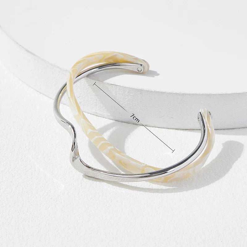 Zariah - Hullámos, nyitott mandzsettás karkötő